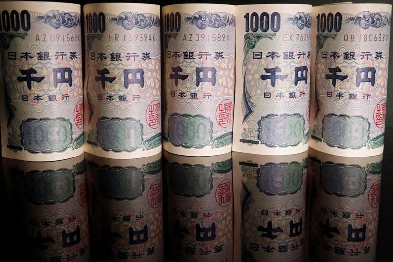Image for Yen strengthens after BOJ minutes, markets gauge intervention odds
