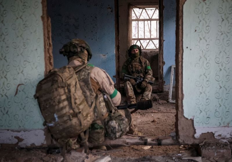 Image for A struggle to survive in Ukraine's east, with Russia at the gates