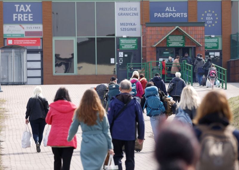 Image for Ukrainian refugees give Poland big economic boost, report says