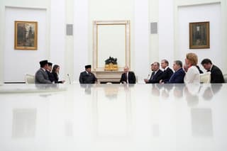 Image for Indonesia President Prabowo to visit Russia, meet Putin, minister says