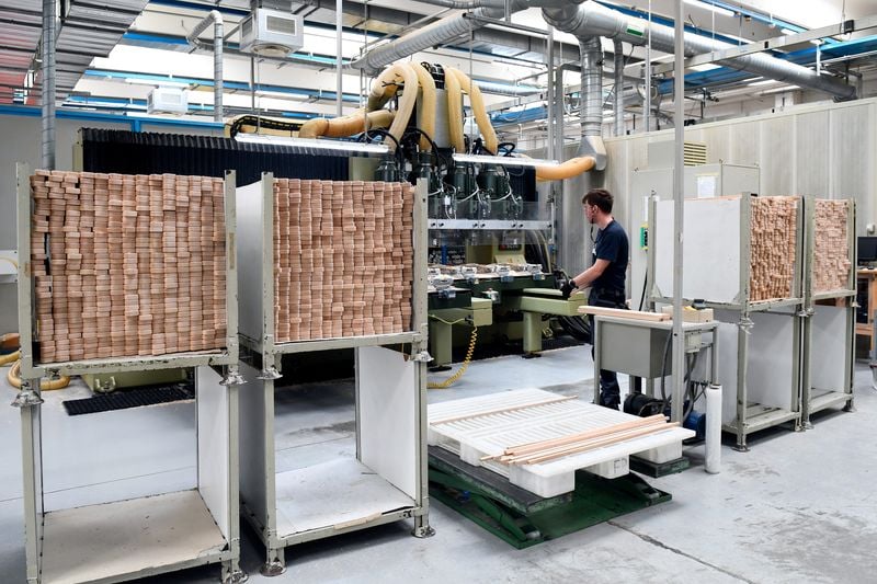 Image for Italy's July industrial output unexpectedly rises in renewed sign of recovery