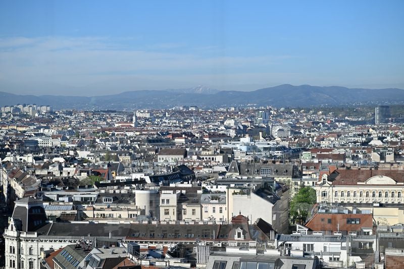 Image for Austrian central bank expects country will barely avoid recession in 2025