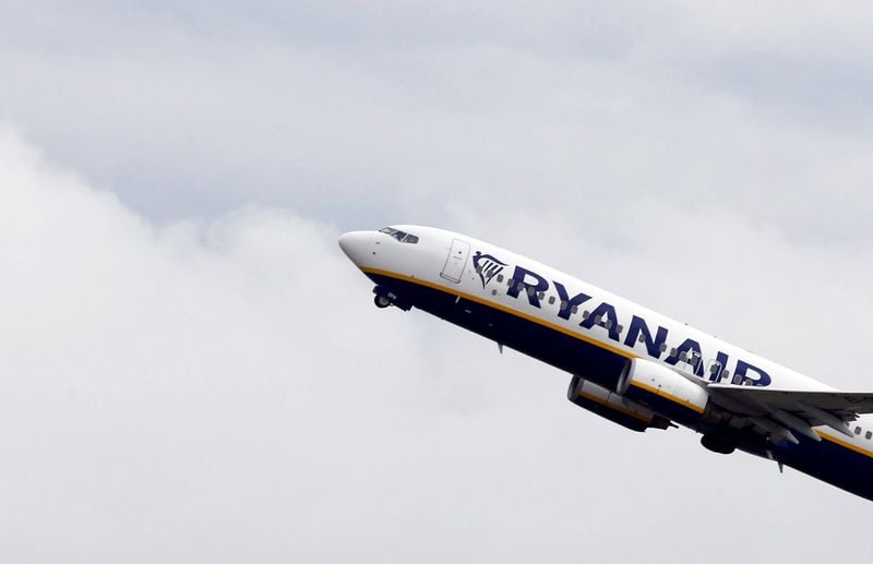 Image for Ryanair cancels 170 flights, disrupts over 30,000 passengers on French ATC strike
