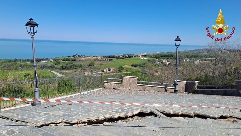 Image for Italy pledges emergency funds to reopen rail, motorway after landslide on key Adriatic corridor