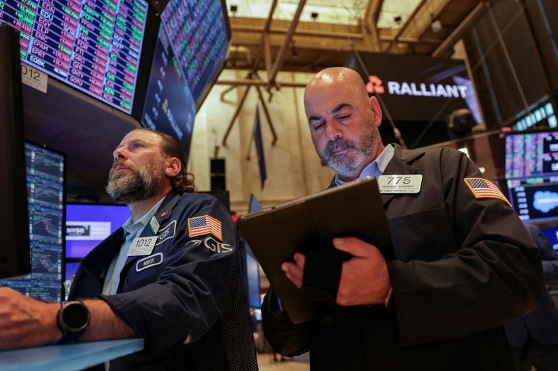 Image for Global equity funds draw weekly inflows on trade deal optimism