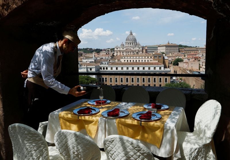 Image for Italy July jobless rate falls to 6.0%, with 13,000 jobs created