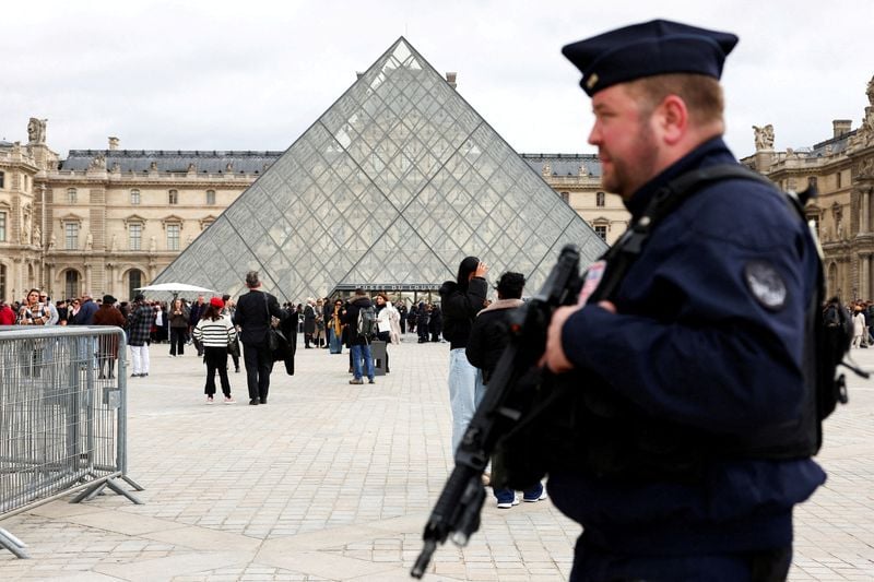 Image for Louvre museum will need years to fix security issues, state auditor finds