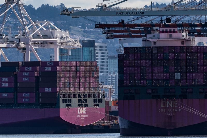 Image for Exclusive-US to levy fees on China-linked ships, push allies to do likewise, draft executive order says