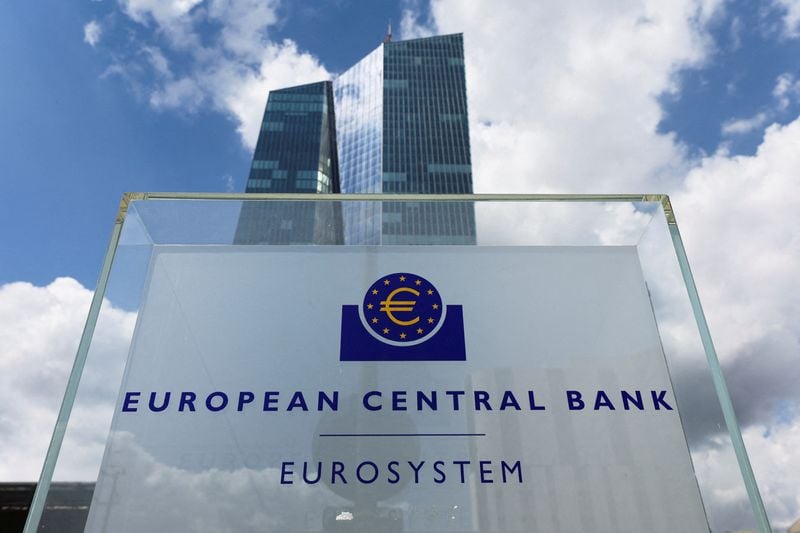 Image for ECB keeps rates unchanged, turns more positive on economy