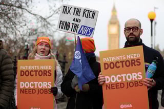 Image for UK's Starmer gives doctors' union 48 hours to reconsider pay and workforce deal