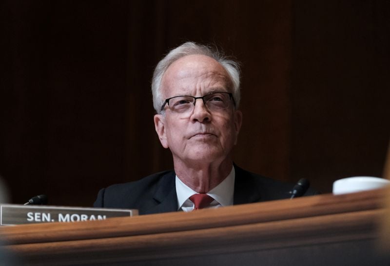 Image for US lawmakers to attend Paris Airshow amid tariff, national security concerns