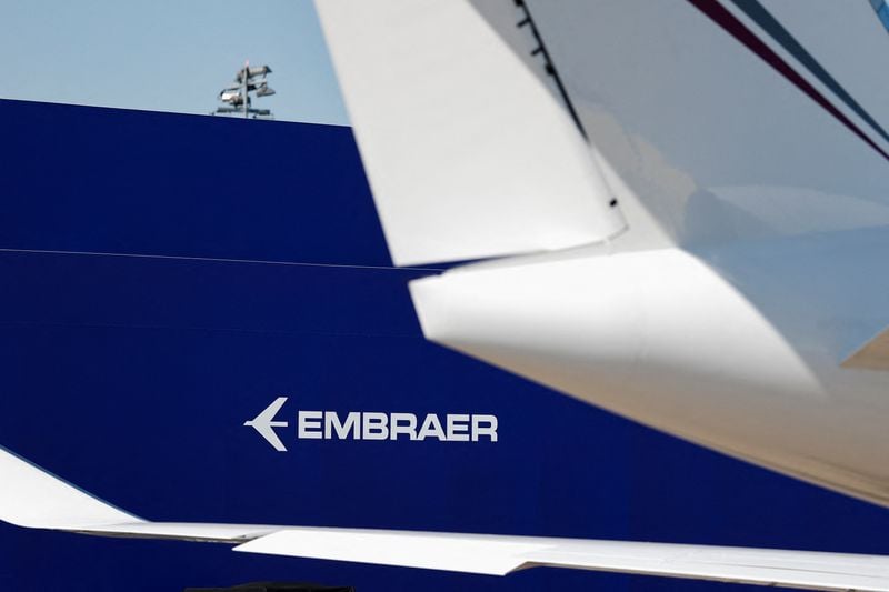 Image for SkyWest, Lithuania deals lift Embraer at Paris Airshow
