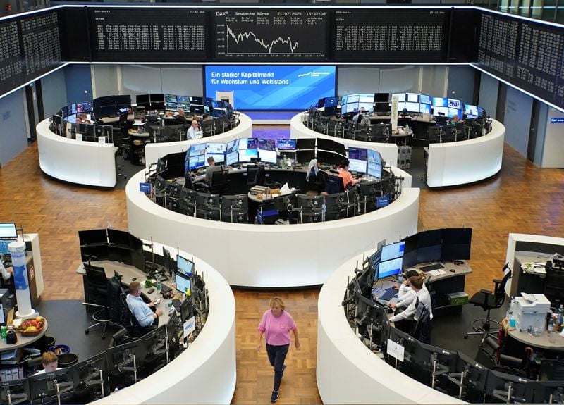 Image for European shares end lower as corporate results, trade anxiety weigh