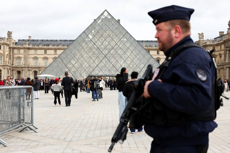 Image for Louvre museum to add 100 external cameras by 2026 after heist exposed security flaws