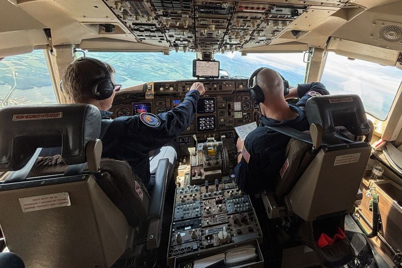 Image for Airport runway close calls spur hopes for wider adoption of cockpit alert technology