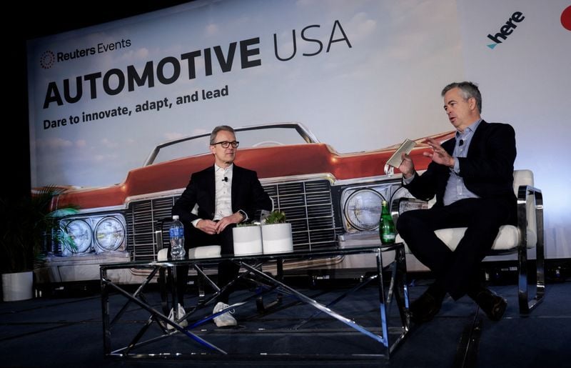 Image for Carmakers' answer to US EV lull: hybrids, cheaper models