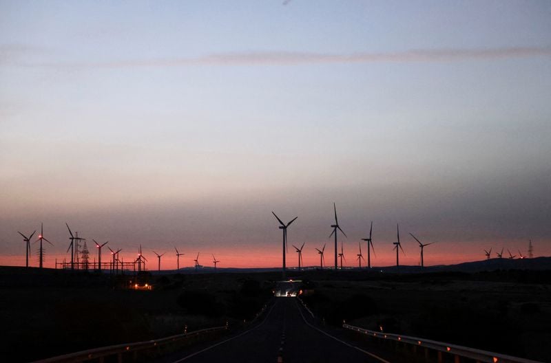 Image for EU warned by advisers not to weaken new climate goal