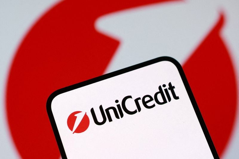 Image for UniCredit CEO says talks with Generali are on commercial ties