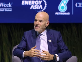 Italian government poised to back new mandate for Eni CEO, sources say