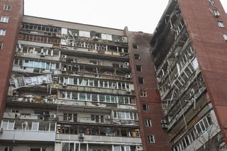 Image for Russia launches over 400 drones at Ukraine in rare daytime attack, air force says