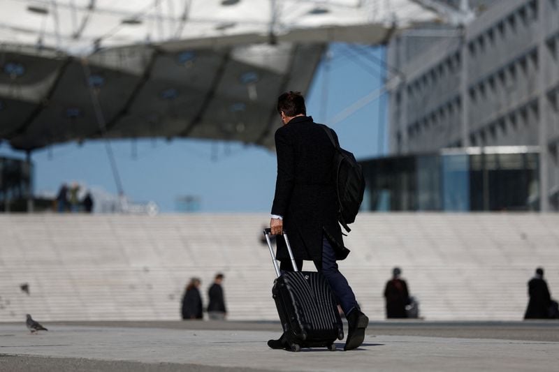 Image for Most Europeans unwilling to take pay cut to work from home, ECB finds