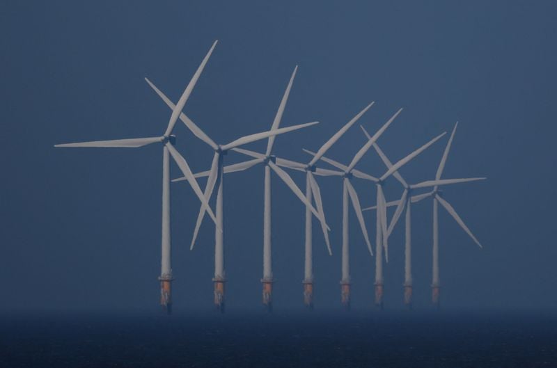 Image for UK's Crown Estate to invest up to 400 million stg in offshore wind