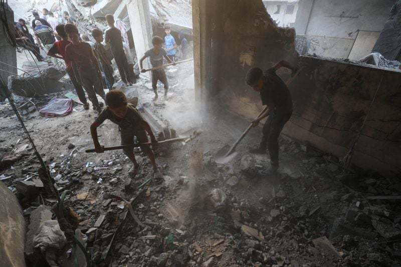 Image for For Gaza students, big ambitions replaced by desperate search for food