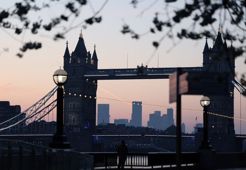 Image for Industry groups, business call on Britain and the EU to link carbon markets