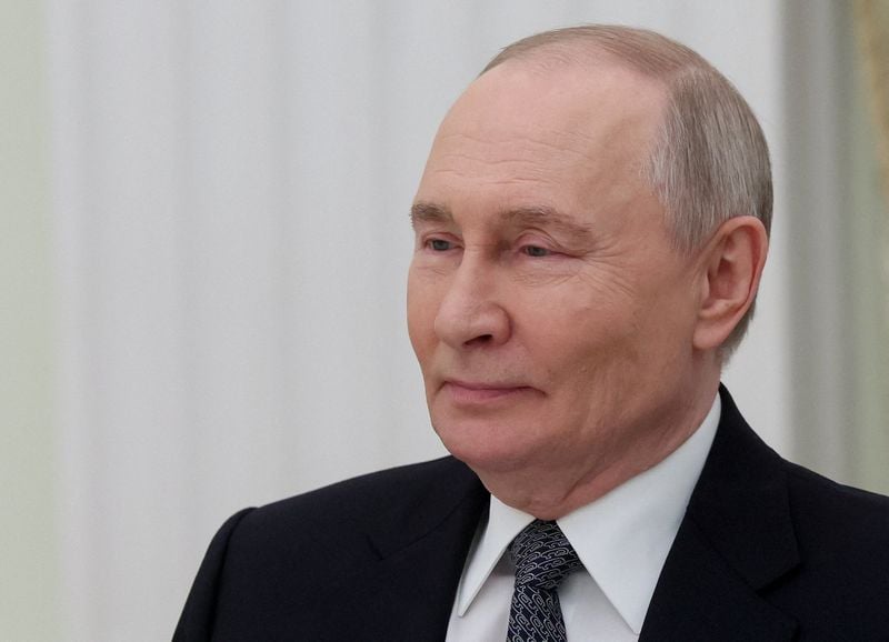 Image for Putin tells FSB to better protect energy sector, warns foes against pushing Moscow too far