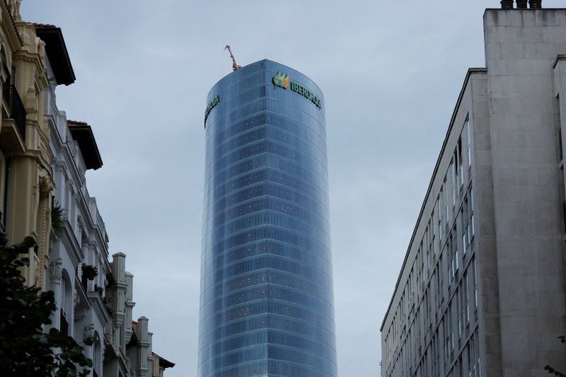 Image for Spain's Cox eyes Iberdrola's Mexican assets and other deals to fuel growth, CEO says