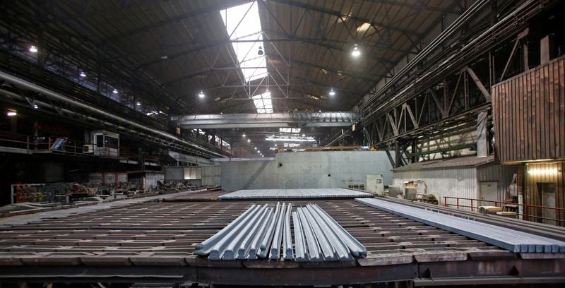 Image for Morning Bid: Ukraine talks lift euro but tariff worries linger