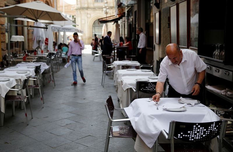 Image for Spain services sector growth slows slightly in November as global trade weighs, PMI shows