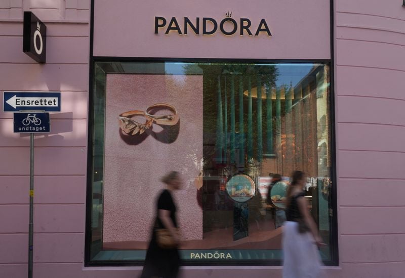 Image for Denmark's Pandora posts lower prelim Q4 sales on weak consumer sentiment