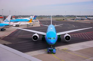 Image for Amsterdam Schiphol offers airlines discount on airport charges due to Iran war