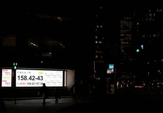 Image for Dollar languishes as Asia markets reopen to renewed tariff turmoil