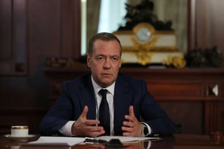 Image for Russia's Medvedev says Trump is an effective leader who seeks peace