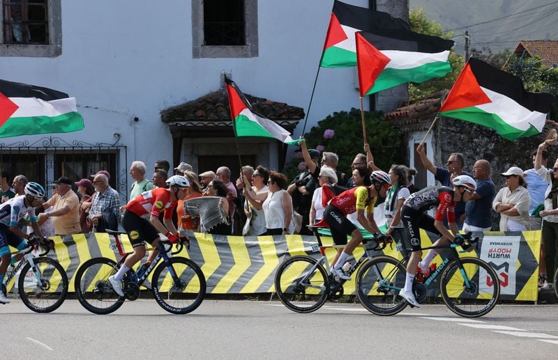Image for Anti-Israel protests force early end to Vuelta a Espana cycle race