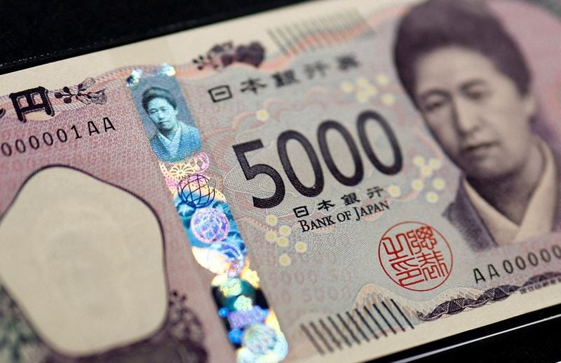 Image for Yen drops to 7-month low on fiscal concerns, euro dips