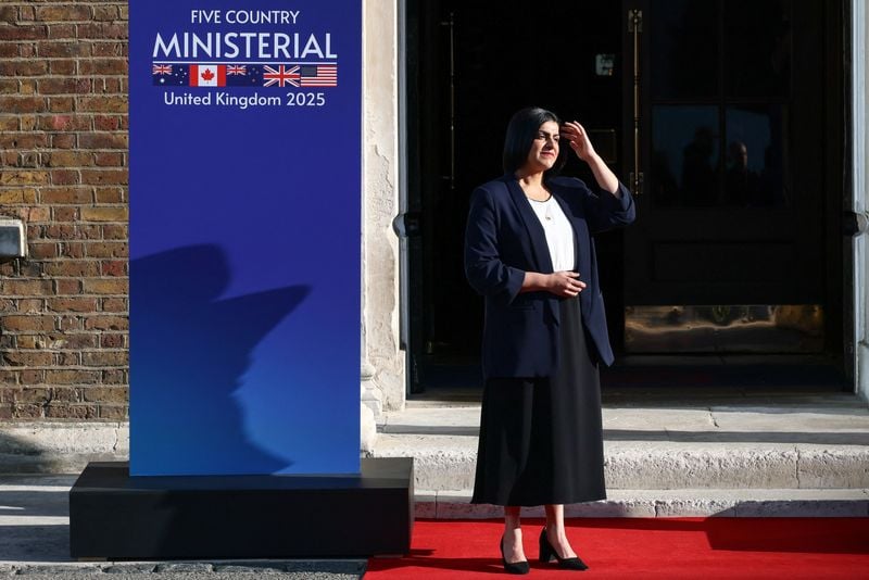 Image for Britain could cut visas from countries that don't accept migrant returns