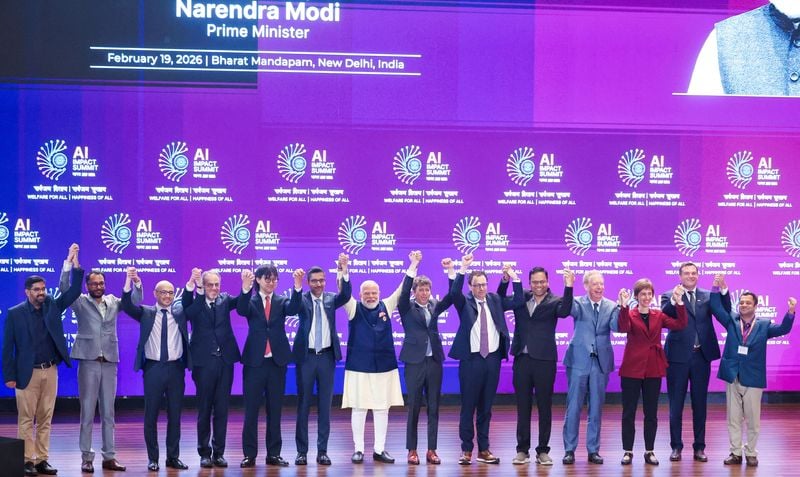 Image for Modi's AI unity pose turns awkward for Altman and Amodei