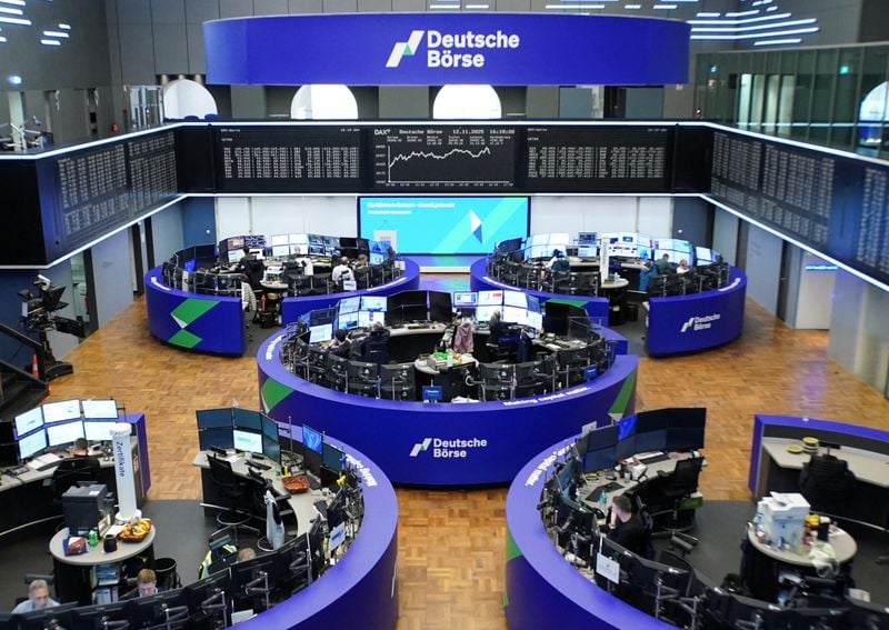 Image for German investor morale unexpectedly slips, modest recovery still in sight