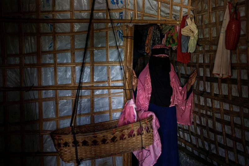 Image for School closures push Rohingya refugee children into marriage and work