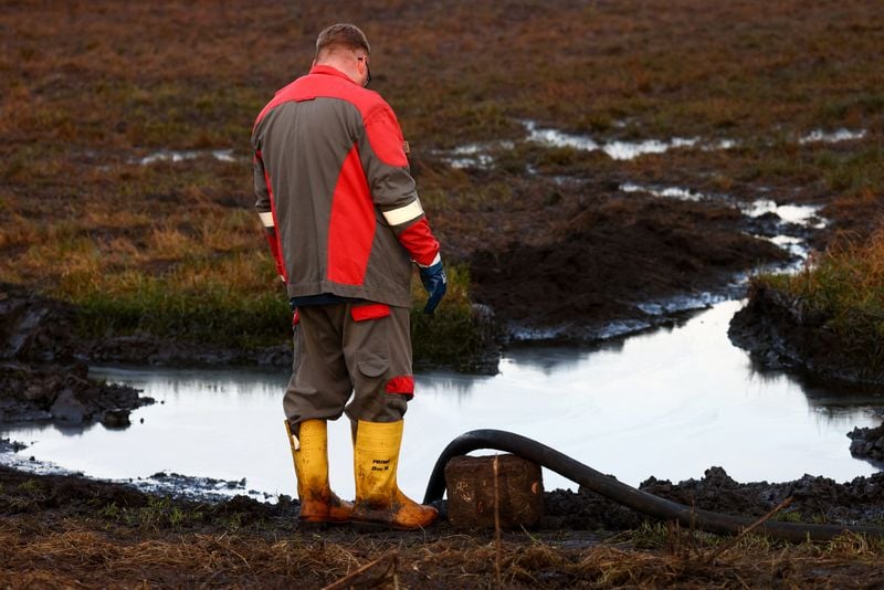 Image for Germany's PCK refinery says no impact from pipeline leak
