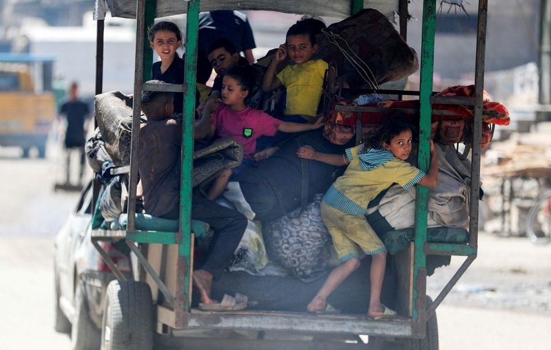 Image for 'Inhumane' to expect Gaza City's children to flee, UN agency says