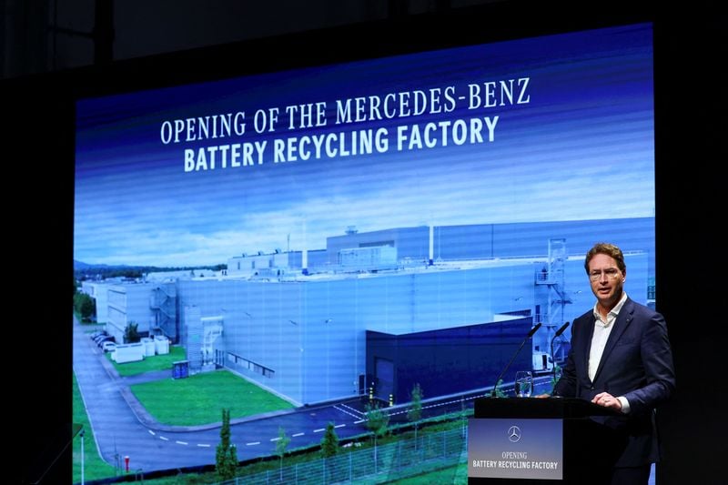 Image for Mercedes CEO calls for 'reality check', slamming EU combustion engine ban