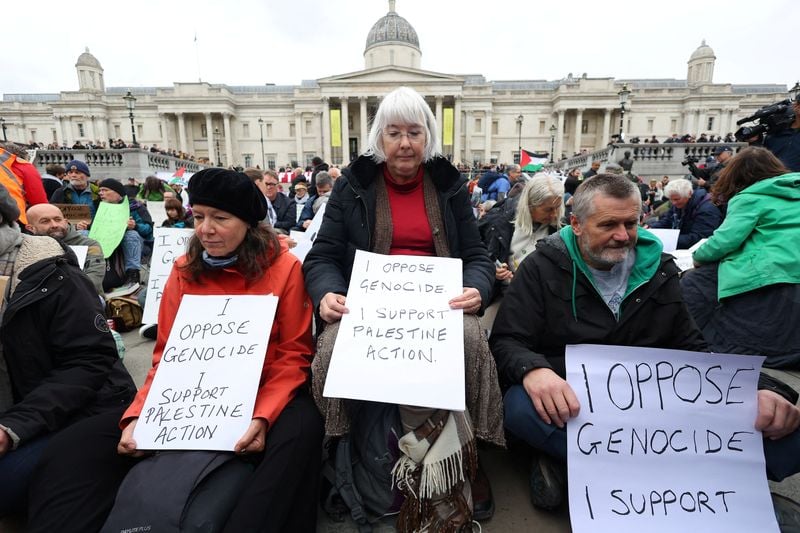 Image for London police arrest hundreds at protest against ban on Palestine Action