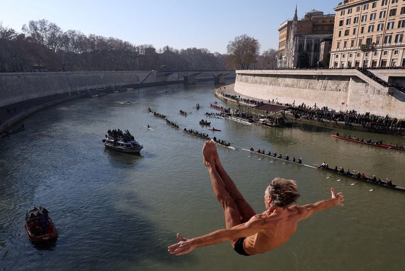 Image for Rome's mayor says River Tiber could open to swimmers within five years