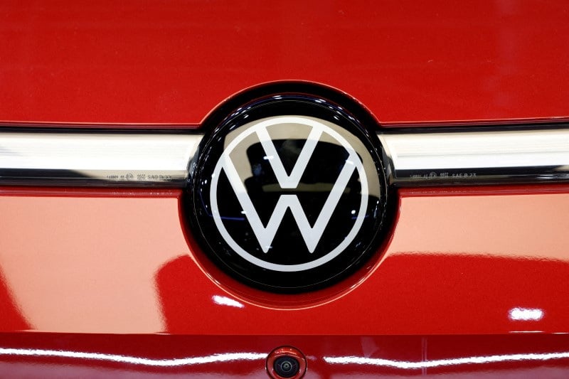 Image for Volkswagen to recall over 177,000 SUVs over loose engine cover, NHTSA says