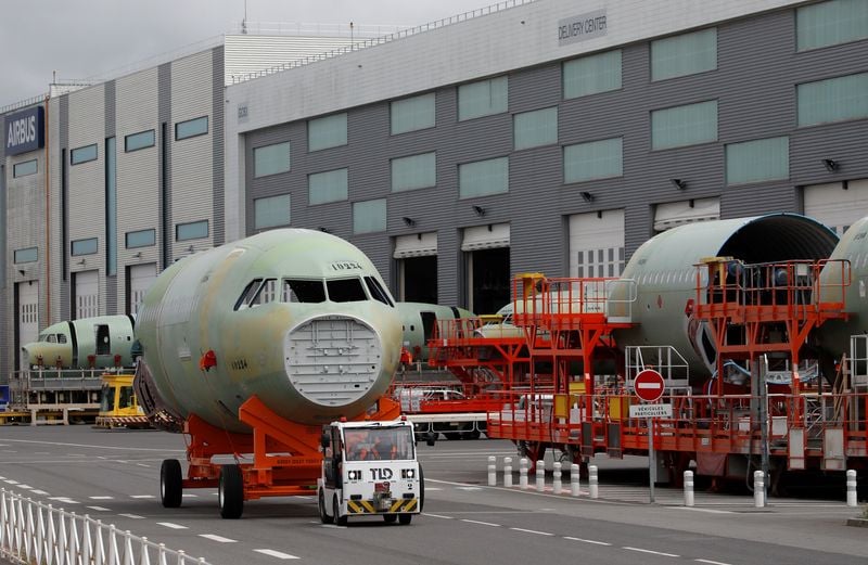 Image for Airbus prepares A320 inspections as fuselage flaw hits deliveries