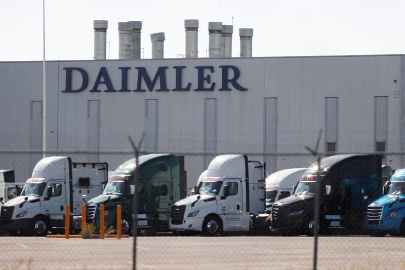 Image for Daimler Truck posts 40% drop in quarterly profit, narrows full-year guidance